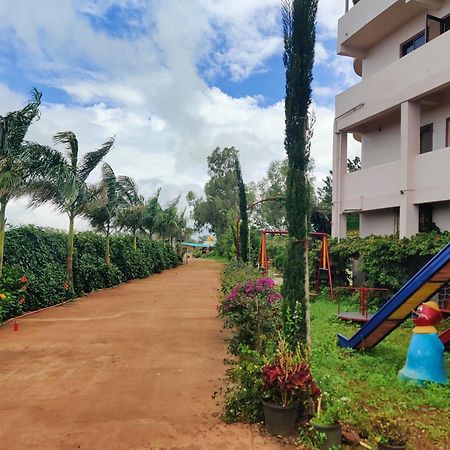 הוילה פנצ'גאני Quinte Hills Residency מראה חיצוני תמונה